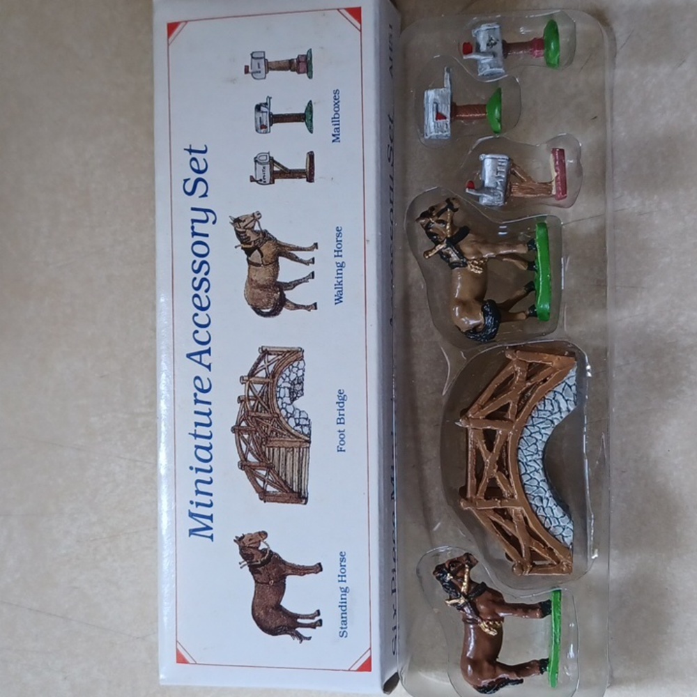 Liberty Falls Six Miniature Accessory Set AH51